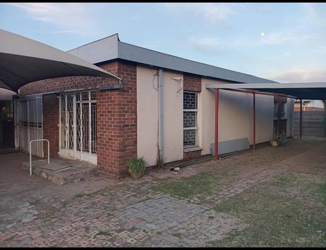 2 BEDROOM PROPERTY TO RENT IN VANDERBIJLPARK CE 3
